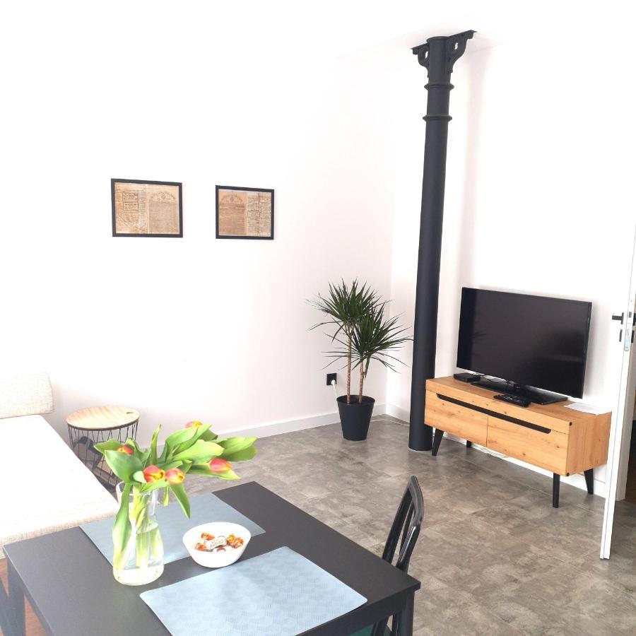 Apartament Z Historia Jelenia Gora Exterior photo